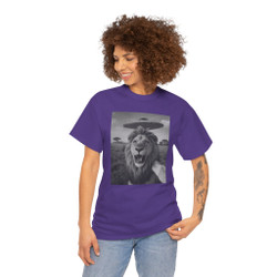 Funny Animal Selfie - Lion - UFOs - Photobomb T-Shirt - Choice of Colors - Unisex Tee