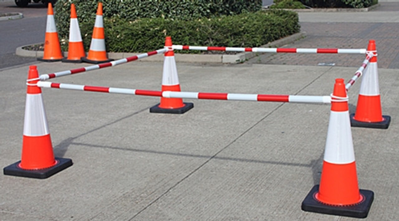 M071 Expandable, Reflective Traffic Cone Bar