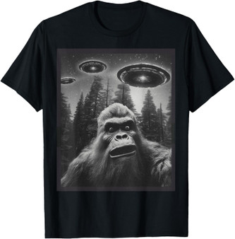 Funny Graphic Tee For Men WoMen's Bigfoot Sasquatch Alien UFO T-Shirt