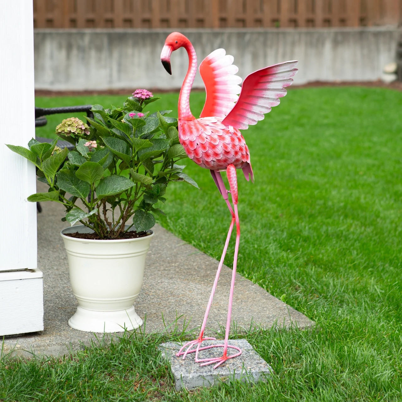 Flamingo Statue Outdoor Lawn Yard Garden Art Decor Metal Art Sculpture Pink  Iron