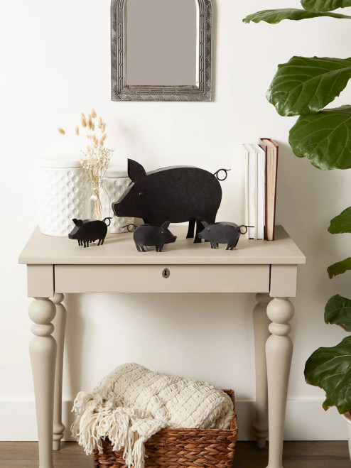 Realistic Pig and Piglets Sculpture - Farm Animal Decor for Home and Garden