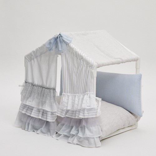 Louisdog Peekaboo Couture Tropea Blue Dog Bed