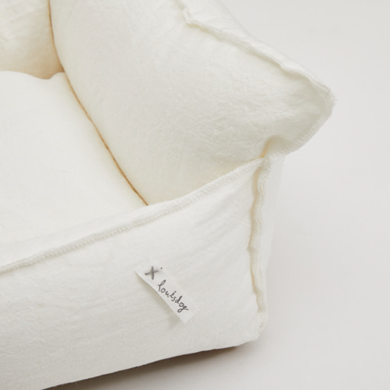 Louisdog Irish Linen Boom & Heart Pillow/White