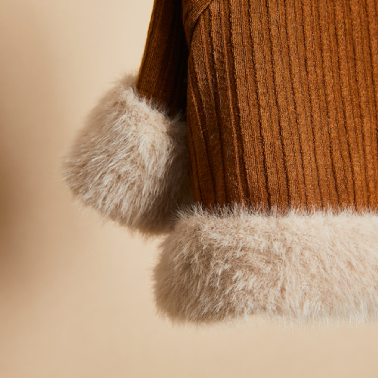 Louisdog Heritage Fur Sleeves