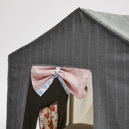 Louisdog Day to Day Peekaboo