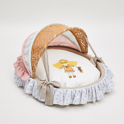 Louisdog Vintage Croche Cradle