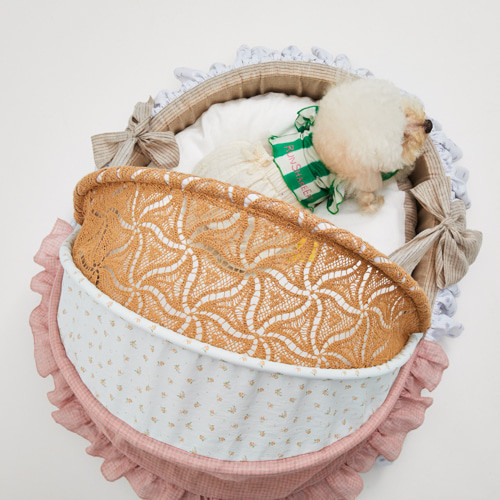 Louisdog Vintage Croche Cradle