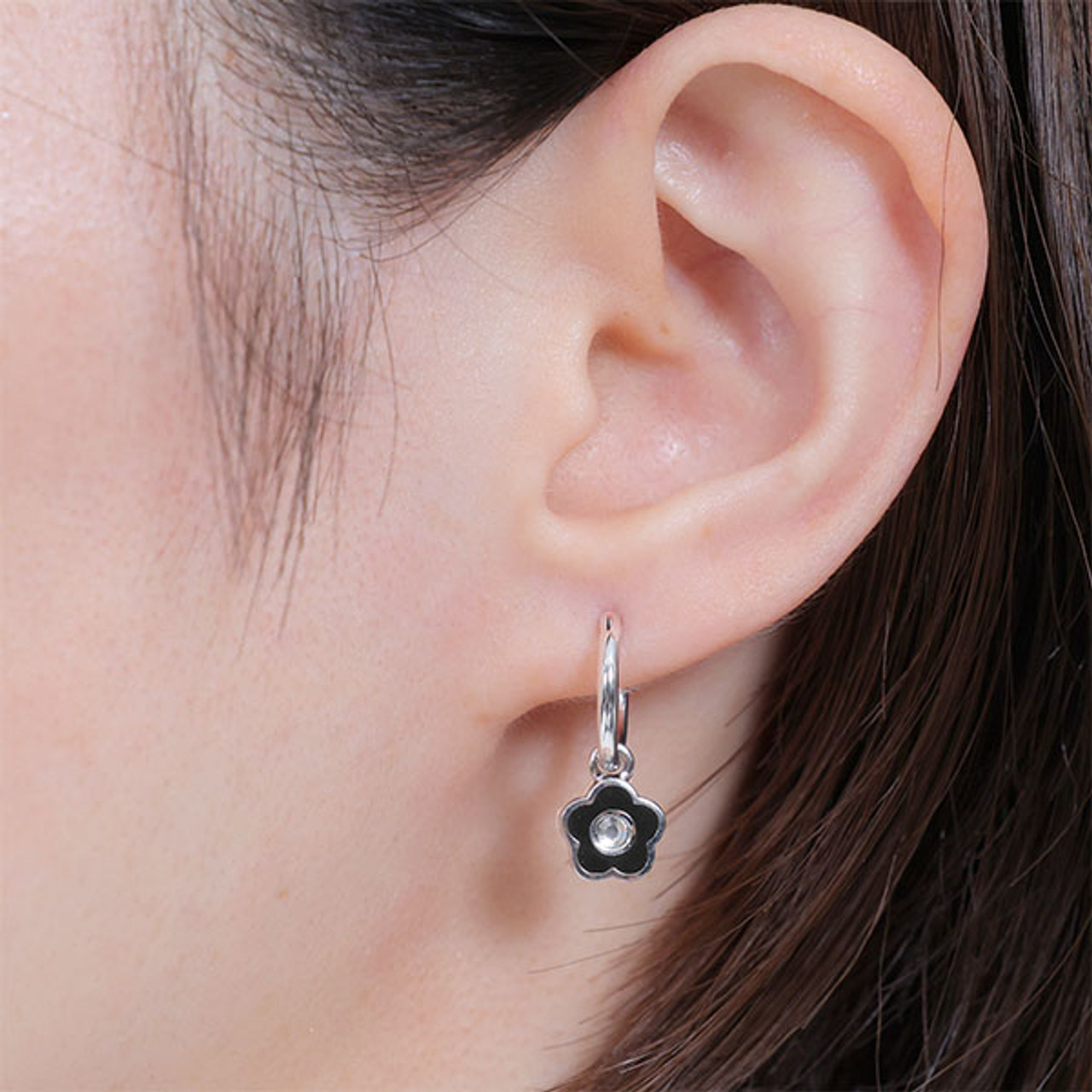 Smooth Epoxy Daisy Earrings