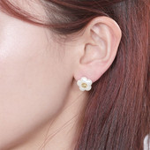 Daisy Shaped Pearl Earrings