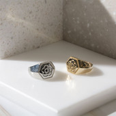 Daisy Signet Ring