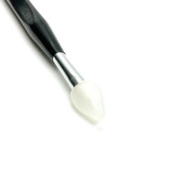 Close up on the Nuance Control Chip's clear silicone applicator tip.
