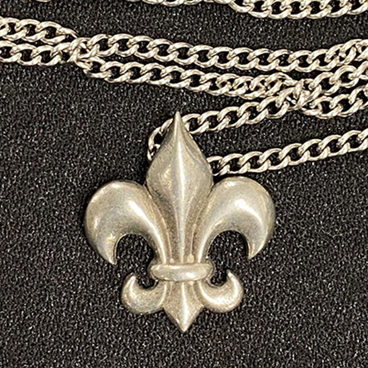 Fleur de lis Pendant