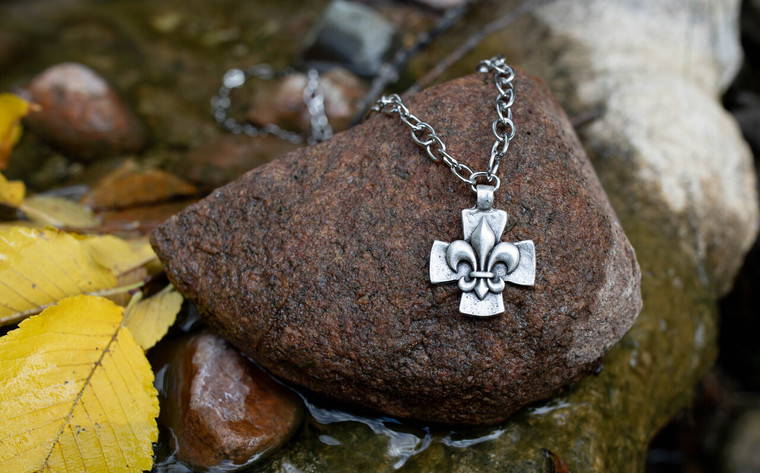 FLEUR-DE-LIS NECKLACE 21"