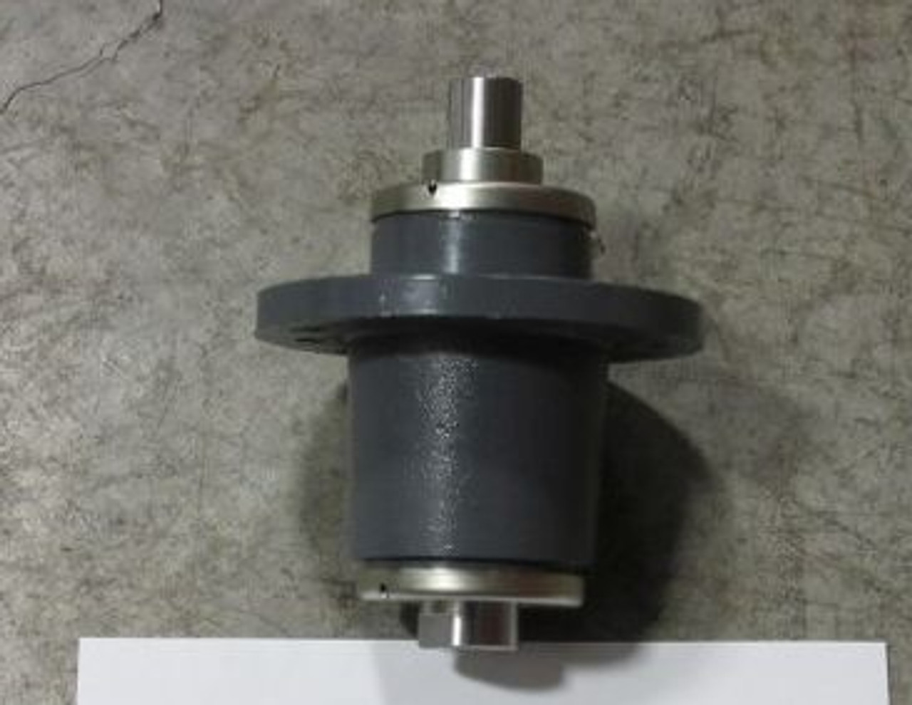 Bad Boy Mower OEM Outlaw/XP/Diesel Cast Deck Spindle 037-4000-00