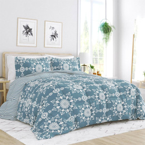 King size 3-Piece Blue and White Reversible Floral Striped Comforter Set Q280-KIBL4999