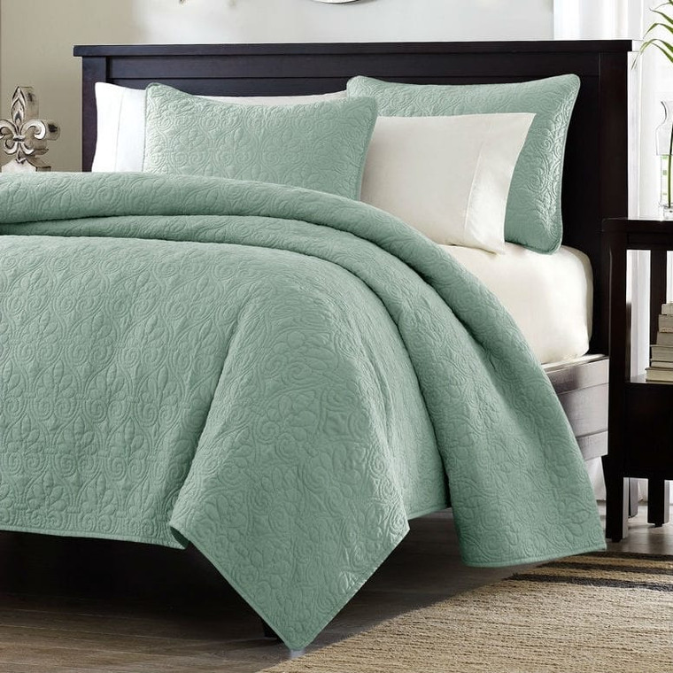 King size Seafoam Green Blue Coverlet Set with Quilted Floral Pattern Q280-KSF98144581