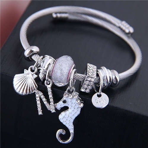 Alloy Seahorse and Seashell Decorated High Fashion Women Bangle - White A392-fabr2353