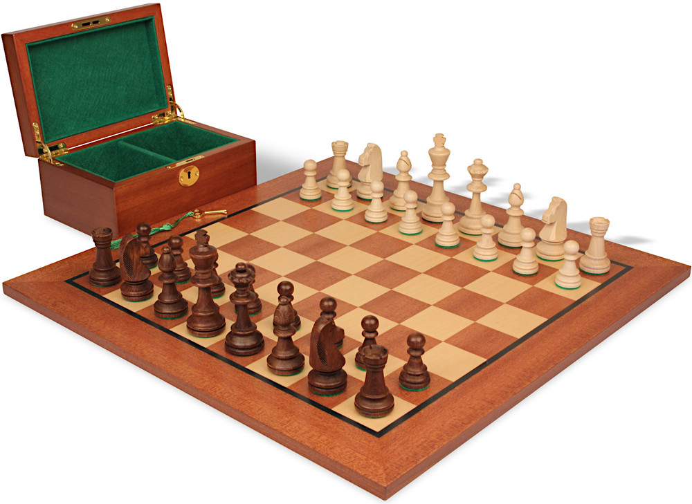 Traditional Hardwood Chess Set - Board and Pieces