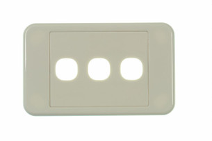 Front view of Digitek 3 gang wallplate white, no mechanism