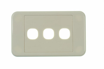 Front view of Digitek 3 gang wallplate white, no mechanism