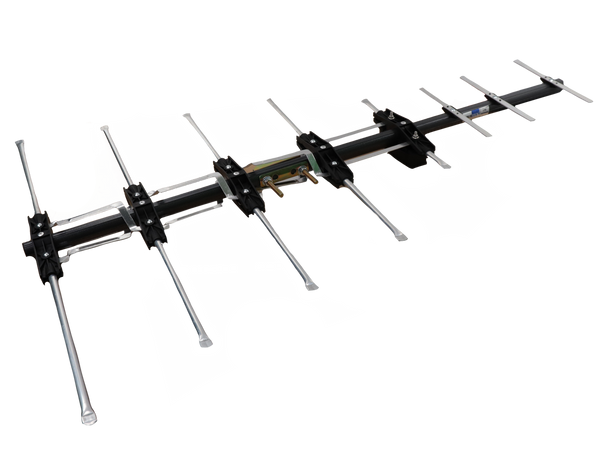 Digitek LTE hybrid Yagi UHF/VHF antenna mounted via V-block and U-bolt, highlighting sleek dimensions for inner city reception enhancement