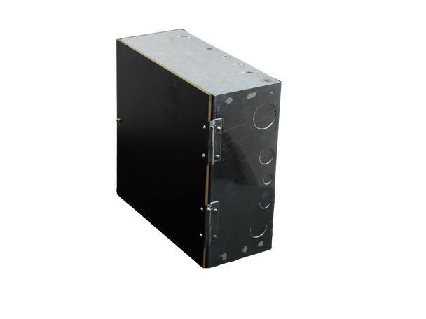 Side profile of Digitek 27MR1414U-6 panel, highlighting IP20 rating, M5 earth stud, and corrosive-resistant construction