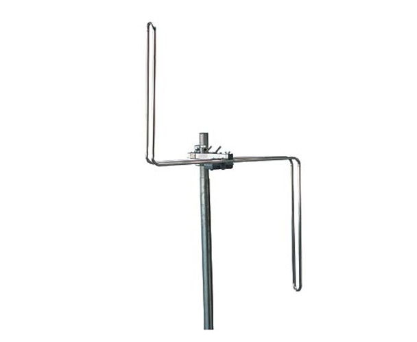 Alcad FM-200 omnidirectional FM broadband dipole antenna front view Alcad FM-200 omnidirectional FM broadband dipole antenna front view