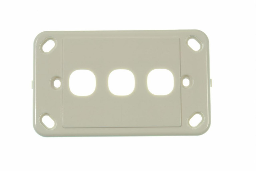 Front view of Digitek 3 gang wallplate white, no mechanism without front cover