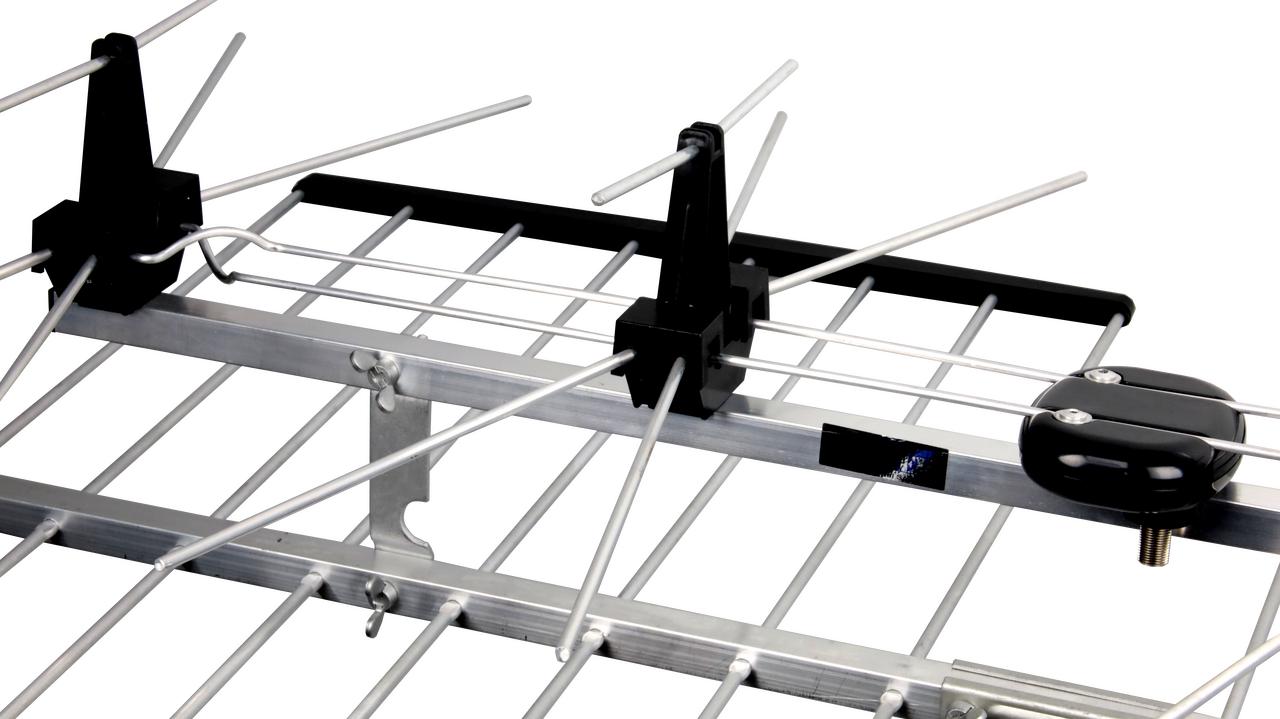 Close-up of Digitek 01CUPA2LPOLY antenna\'s LTE low-pass filter and UV-stabilised plastic elements, highlighting interference rejection features