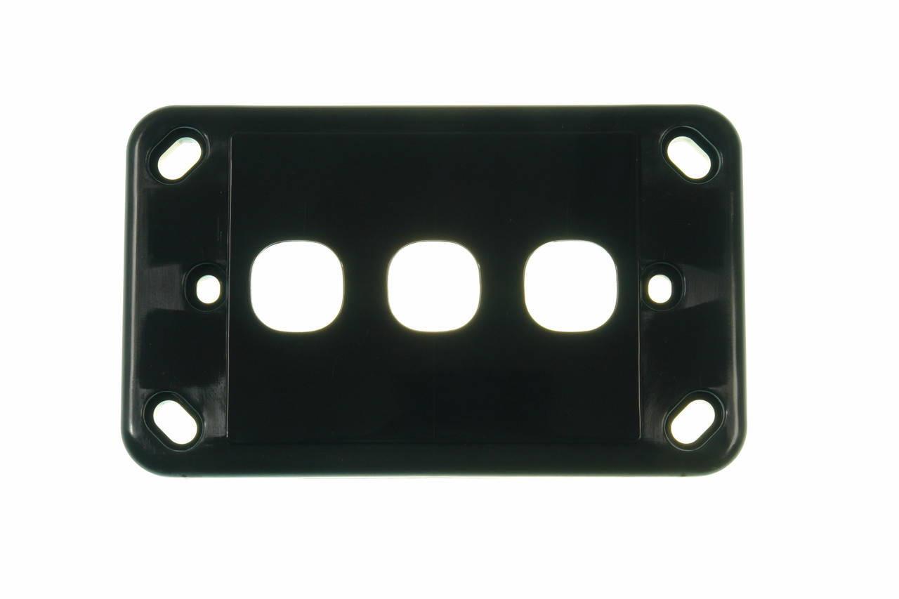 Front view of Digitek 3 gang wallplate black, no mechanism without front cover