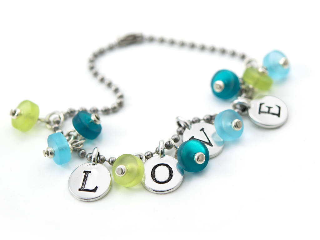 love-bracelet-ipad.jpg