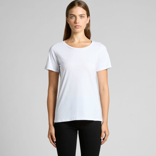 A white t-shirt is displayed on a model, featuring short sleeves and a relaxed fit, with a subtle logo present.