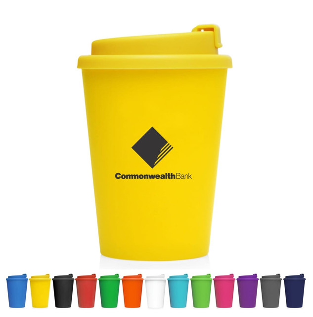 A drink bottle in bright yellow with a lid, featuring a logo and surrounded by various coloured cups.