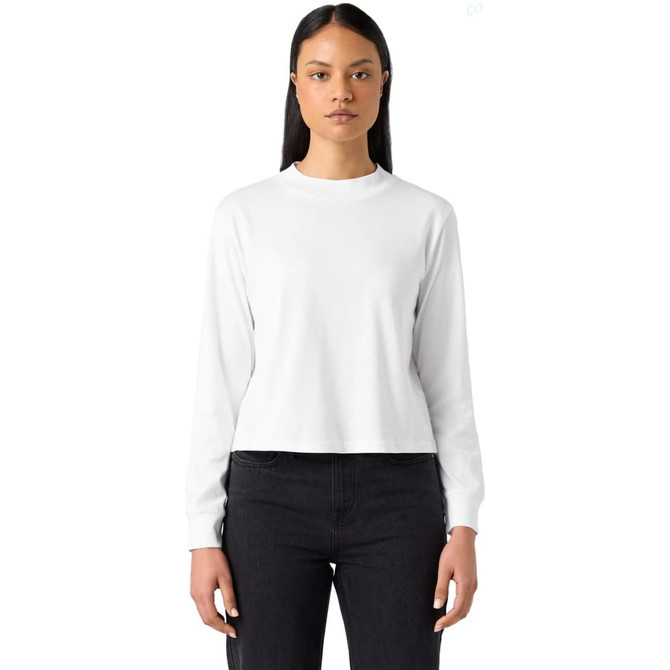 A white long-sleeve t-shirt with a round neck and a fitted silhouette, worn by a model.