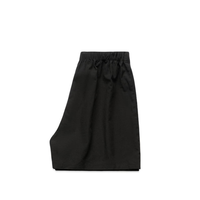 Black pyjama bottoms featuring an elastic waistband, designed for comfort. The image includes a logo.