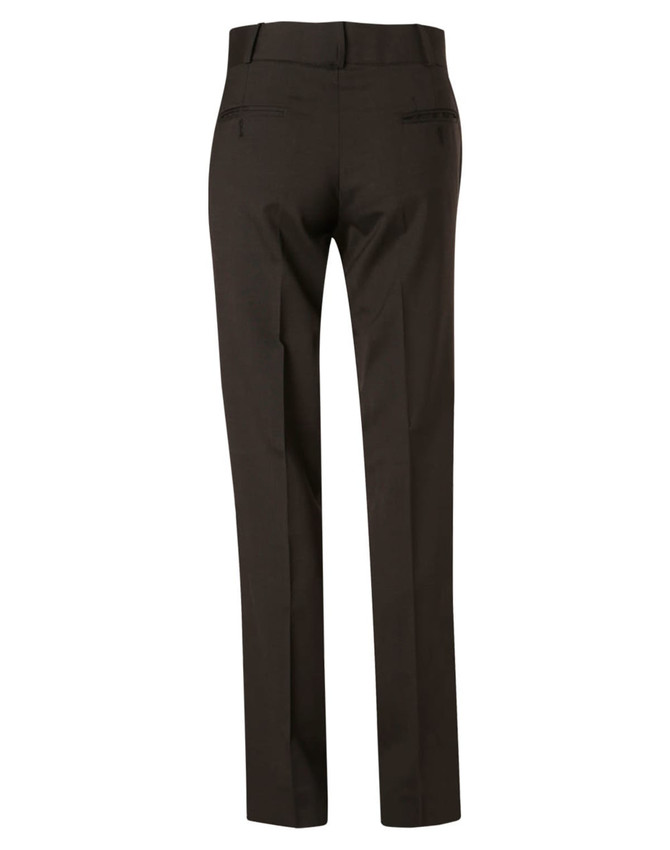 Women’s low rise pants in dark brown wool stretch, featuring a tailored fit and two back pockets.