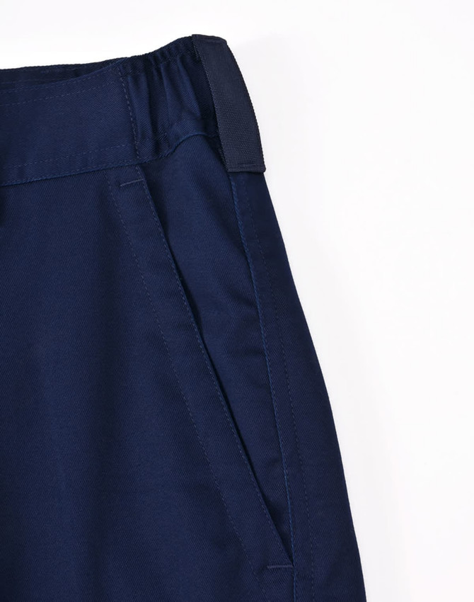 Navy unisex utility stretch cargo work shorts featuring an elastic waistband and side pockets. Includes a logo.