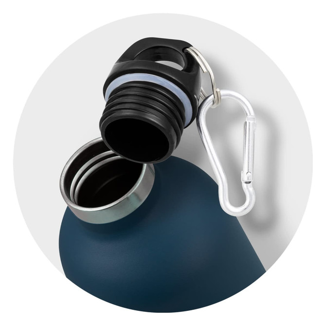 A drink bottle in deep blue with a black screw-on lid and a metal carabiner attached. Features a logo.