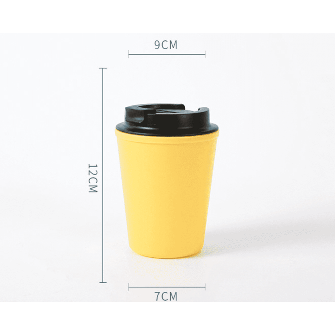 A travel mug in yellow, featuring a black lid and a logo, measuring 12 cm tall and 9 cm wide.