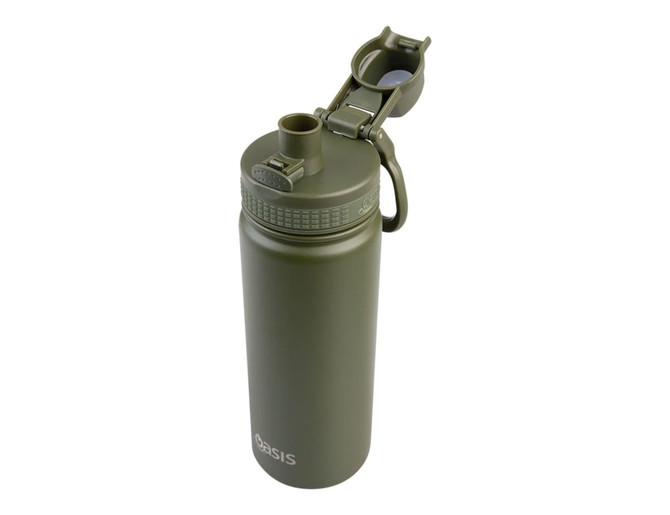 A drink bottle in olive green with a vacuum insulation and quick release cap, featuring a logo.
