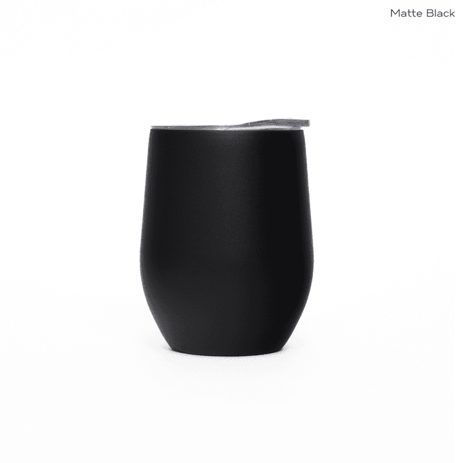 A drink bottle in matte black, featuring a sleek design and a lid, perfect for travel use.