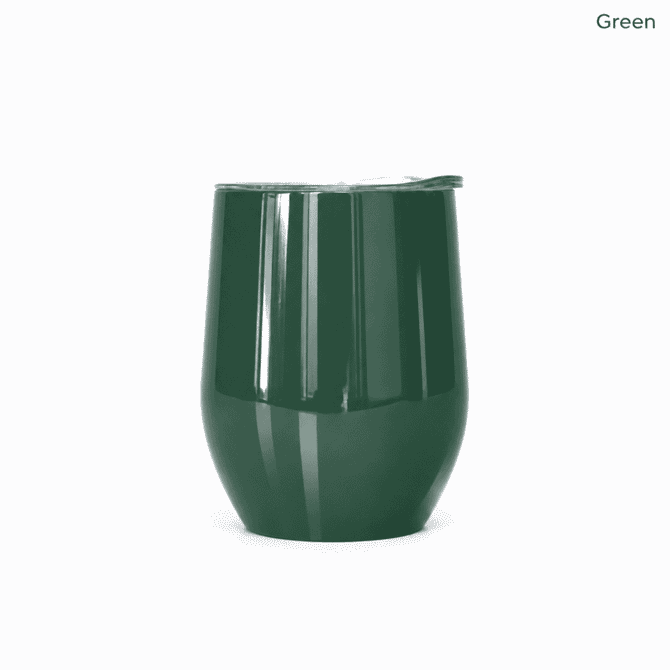 A green metal coffee cup with a sleek design and a lid, ideal for travel. Features a logo on the surface.