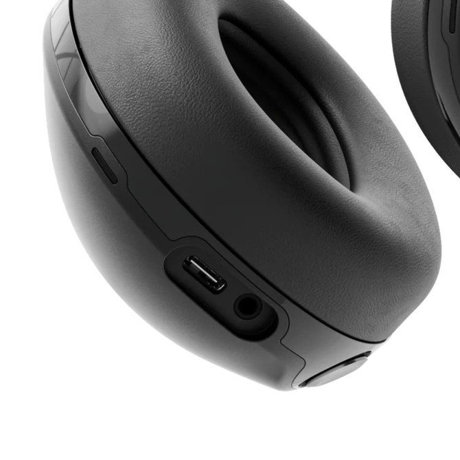 Black Skullcandy Hesh 360 headphones featuring cushioned ear cups and a sleek design. Includes a charging port and audio jack.