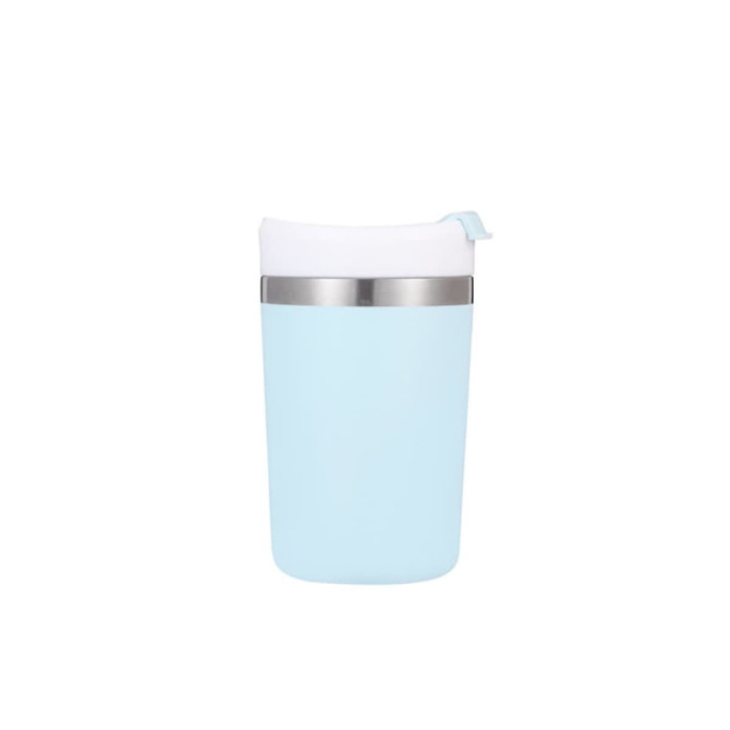 A light blue coffee mug with a white lid and a silver band around the centre, featuring a logo.