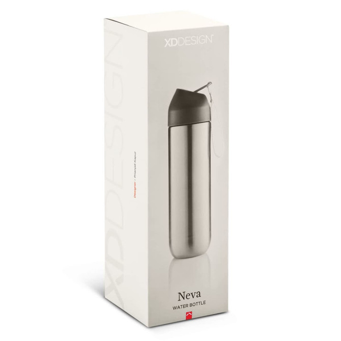 A drink bottle in a silver metallic finish, featuring a black cap, displayed in a branded box.