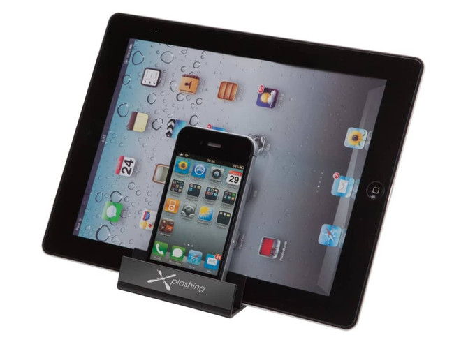 New York Card & Tech Stand