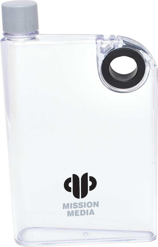 A drink bottle in transparent plastic with a grey cap and a logo on the front.