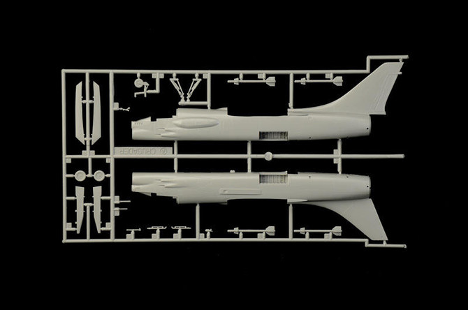 Italeri 1/72 F-8E Crusader 1456