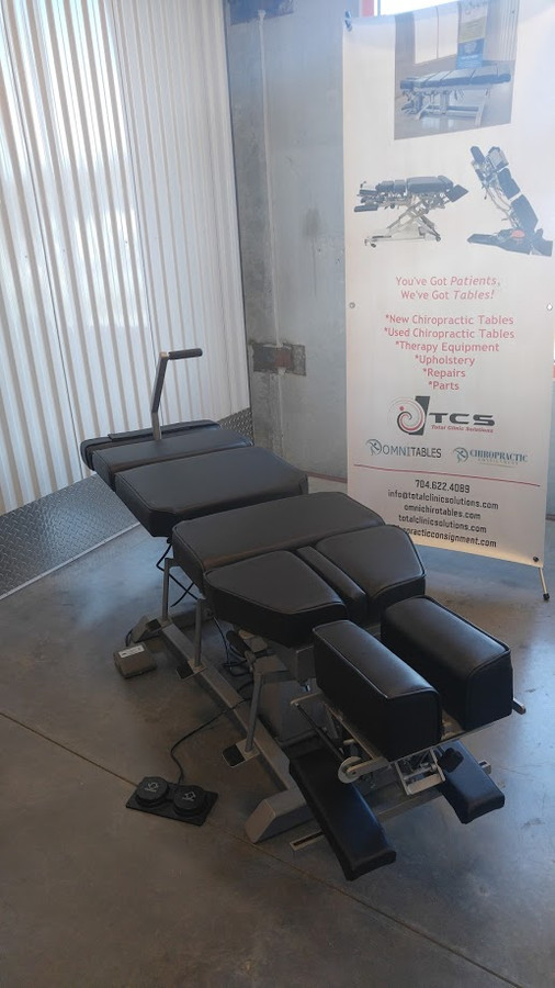 Omni Manual Flexion Elevation Chiropractic Table