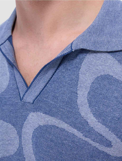Close up of Swirl Pattern Short Sleeve Johnny Collar Sweater Bugatchi